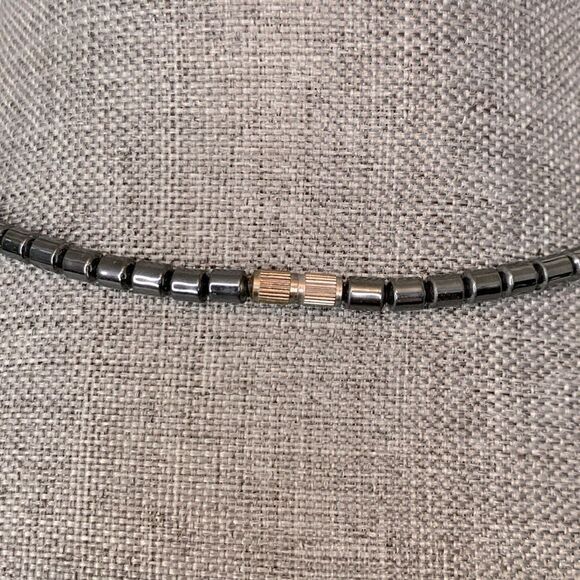 Natural Roze Quartz and Hematite Beaded Necklace - Picture 4 of 4